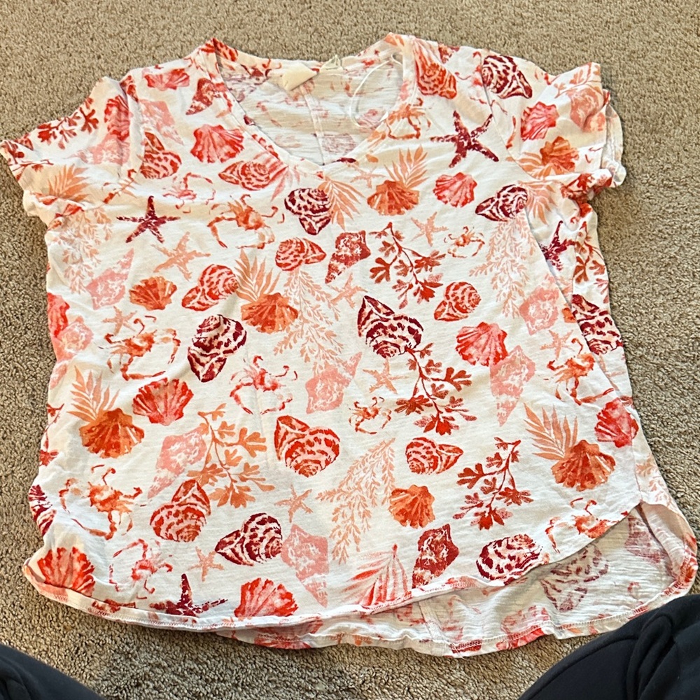 C&C California Coral and Crimson Seashell Short Sleeve Tee